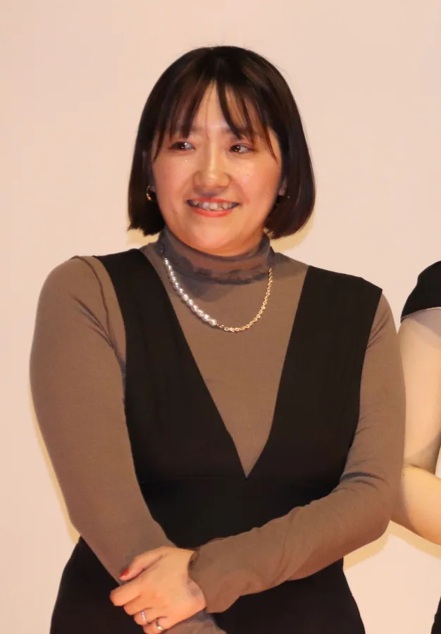 小栗はるひ