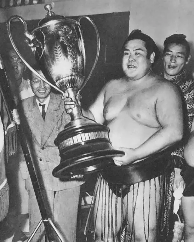 東富士欽壹
