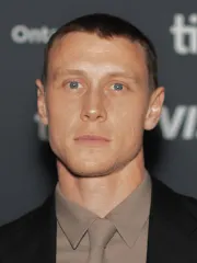 ジョージ・マッケイ