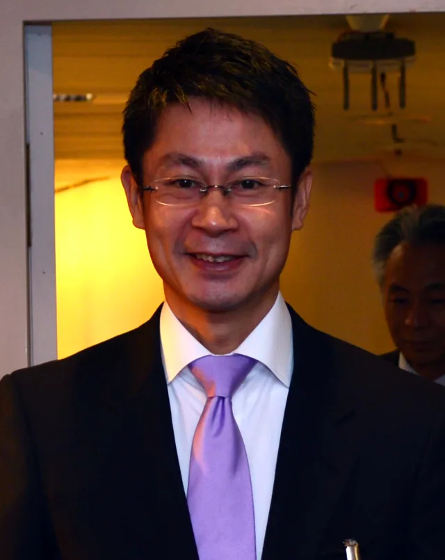 湯崎英彦
