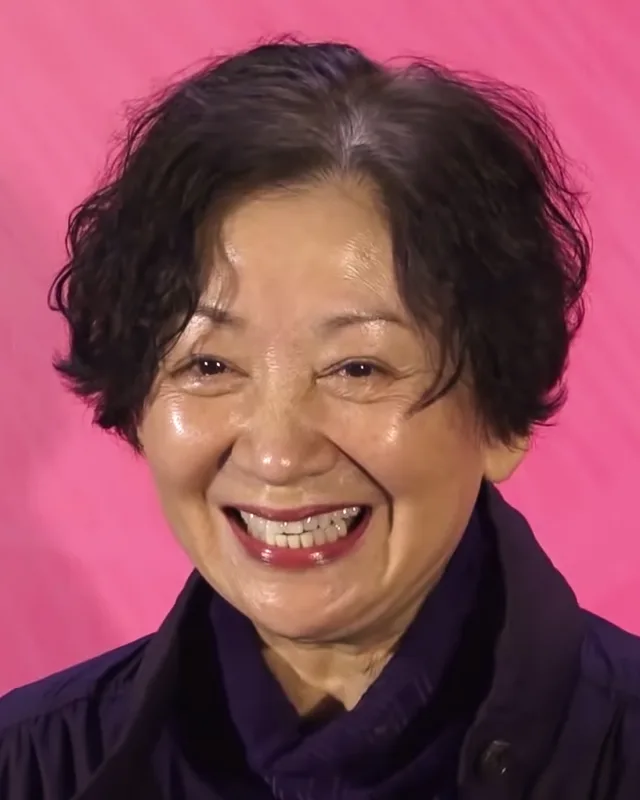 ニナ・パウ
