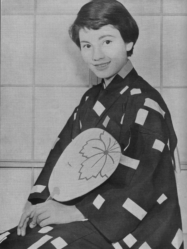 中原ひとみ