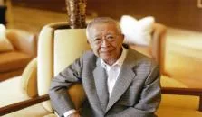 山崎正和