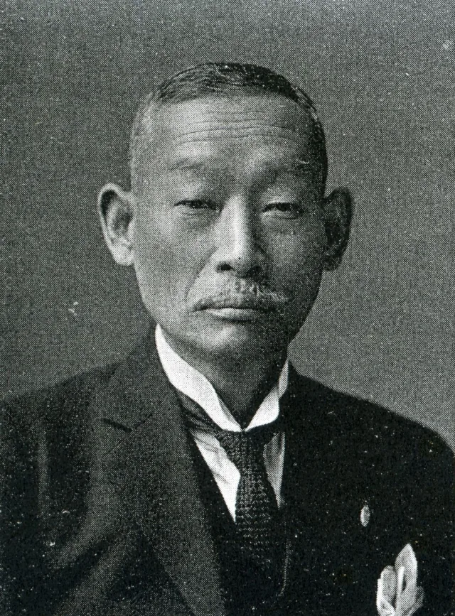 西英太郎