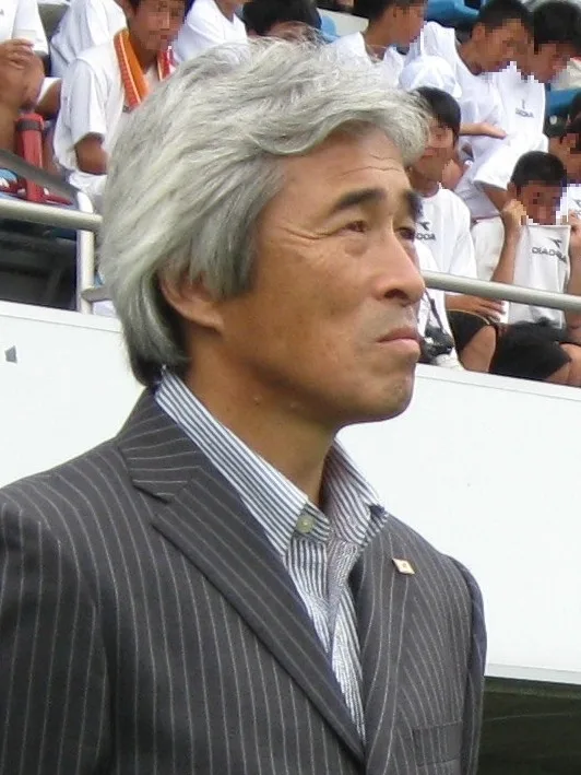 上田栄治
