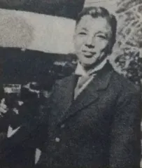 望月軍四郎
