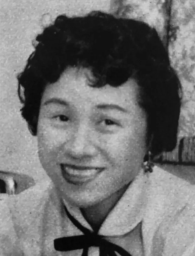 楠トシエ