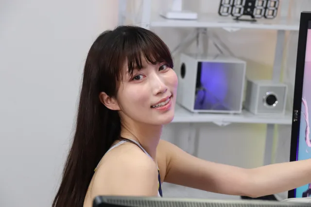板野優花