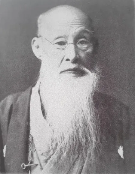 近藤坦平