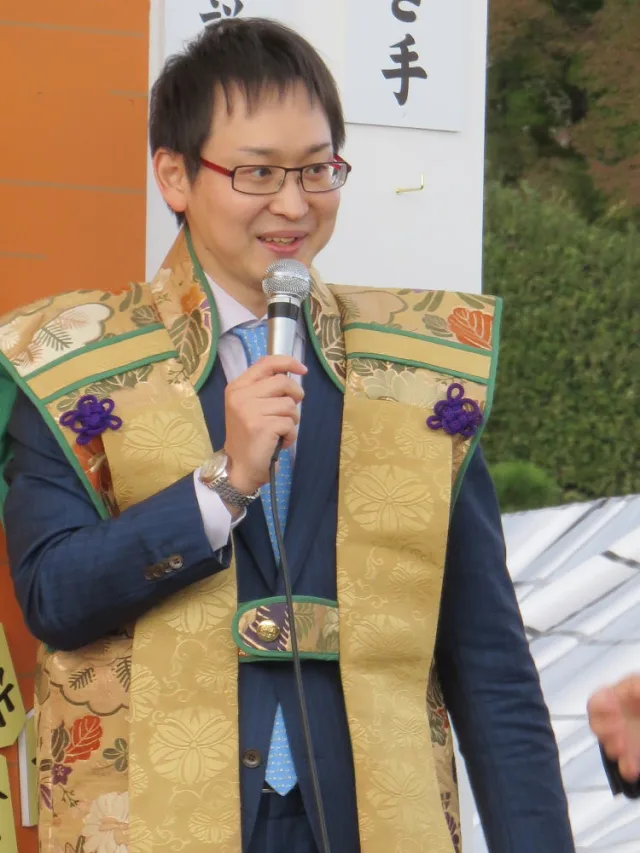 山崎隆之