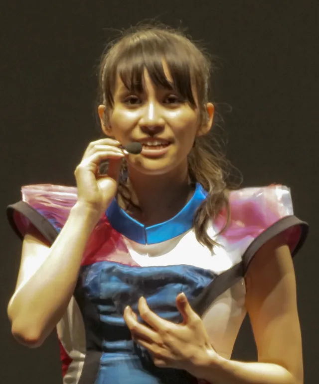 西脇綾香