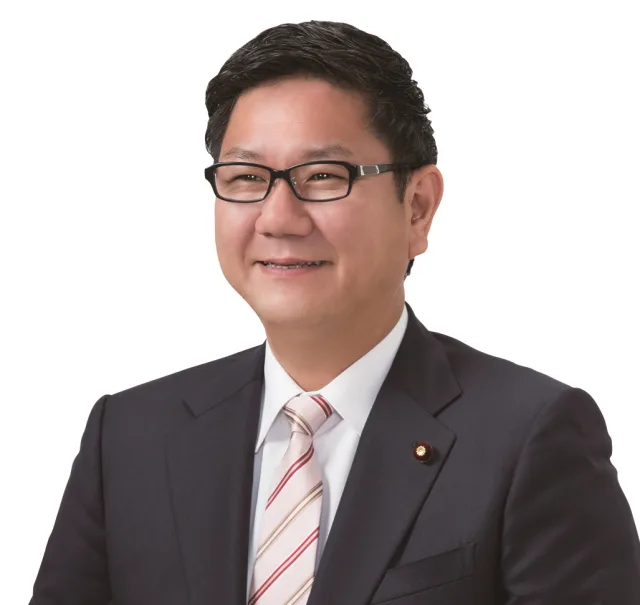 穴見陽一