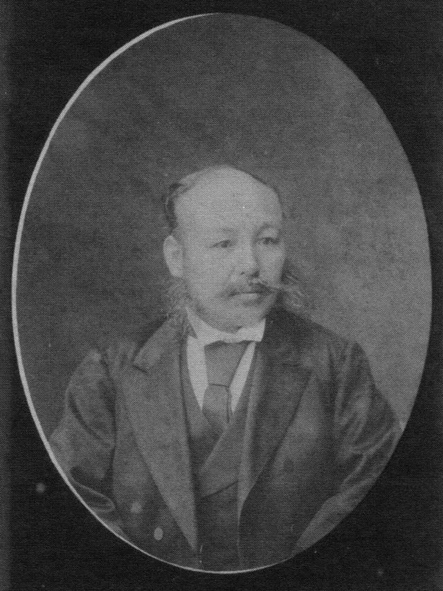 丸岡莞爾