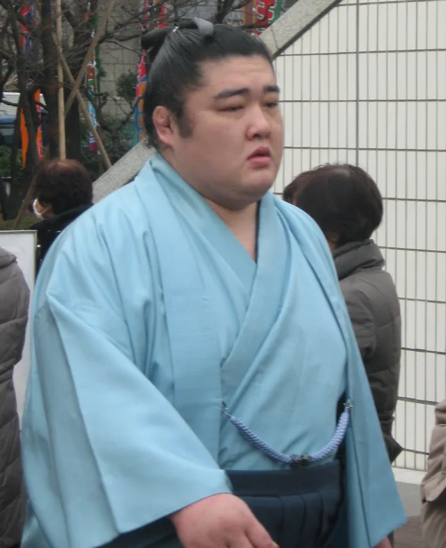 出島武春