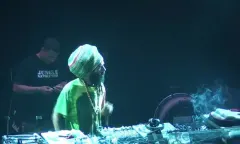 レベルMC