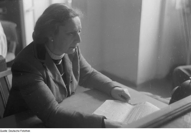 Hedda Zinner