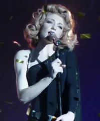 ニコラ・ロバーツ