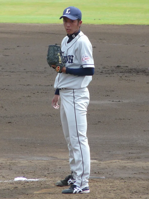 岩尾利弘