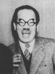 横山エンタツ