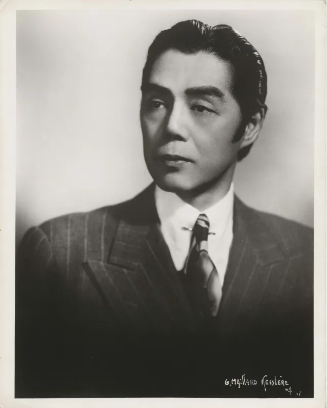 新村英一