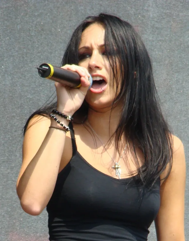 Lauren Harris