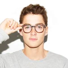 Finn Harries