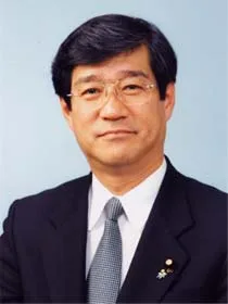 小泉顕雄
