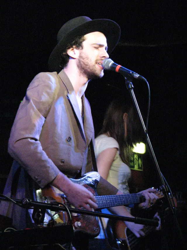 Finn Andrews