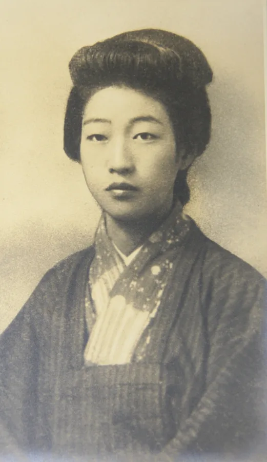 鷹野つぎ