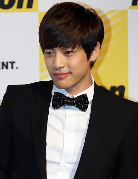 SE7EN