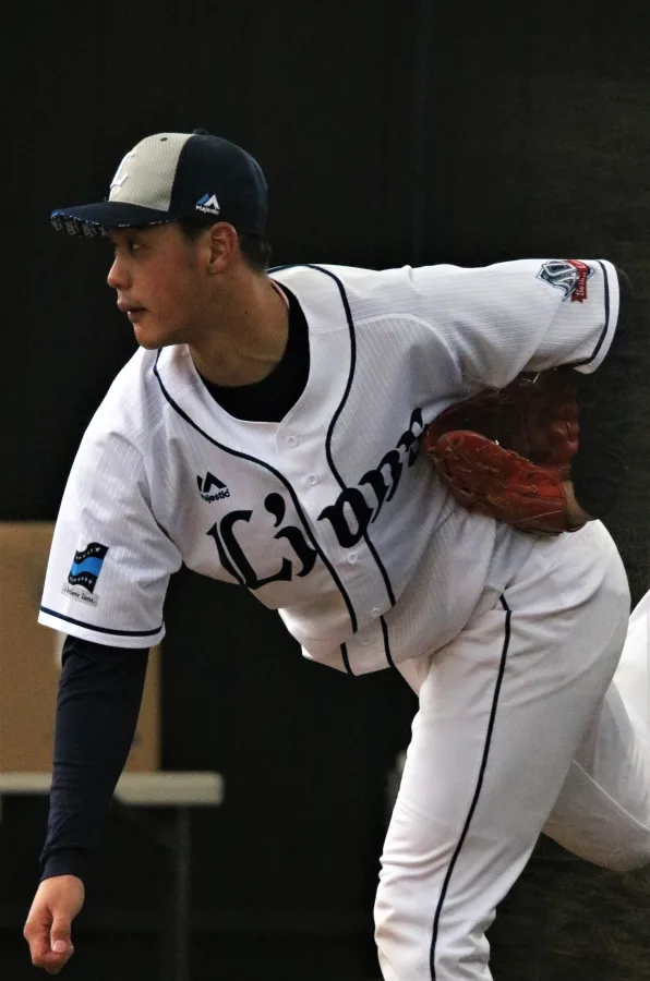 髙橋光成