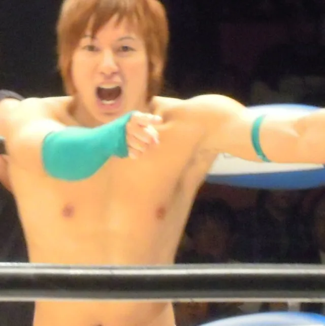 ツトム・オースギ