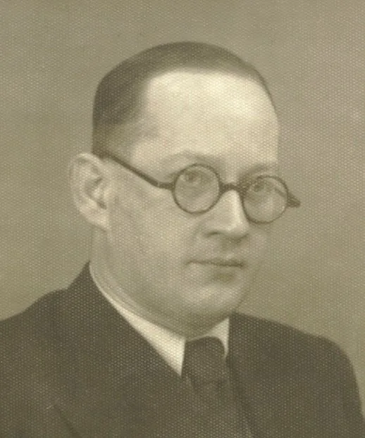 Miklós László
