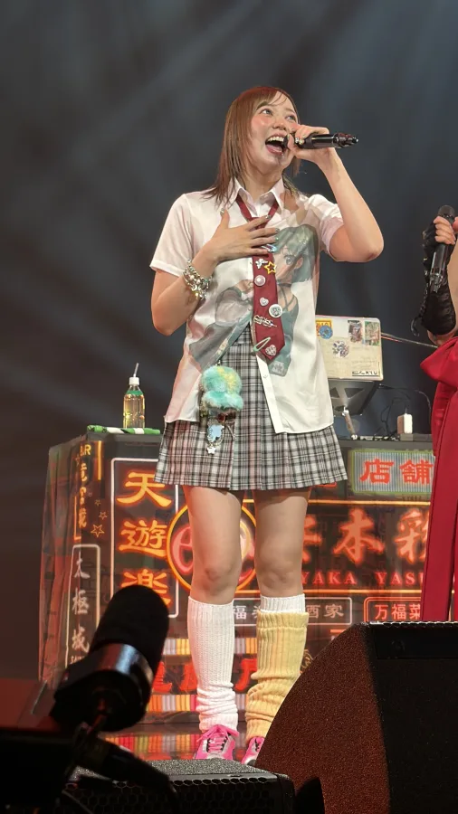 安本彩花