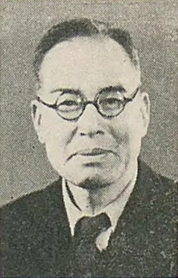 高倉輝
