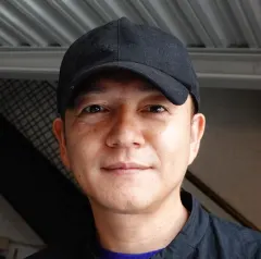 近浦啓