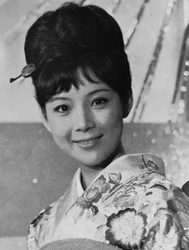 中真千子