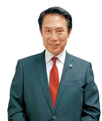 尾花正啓
