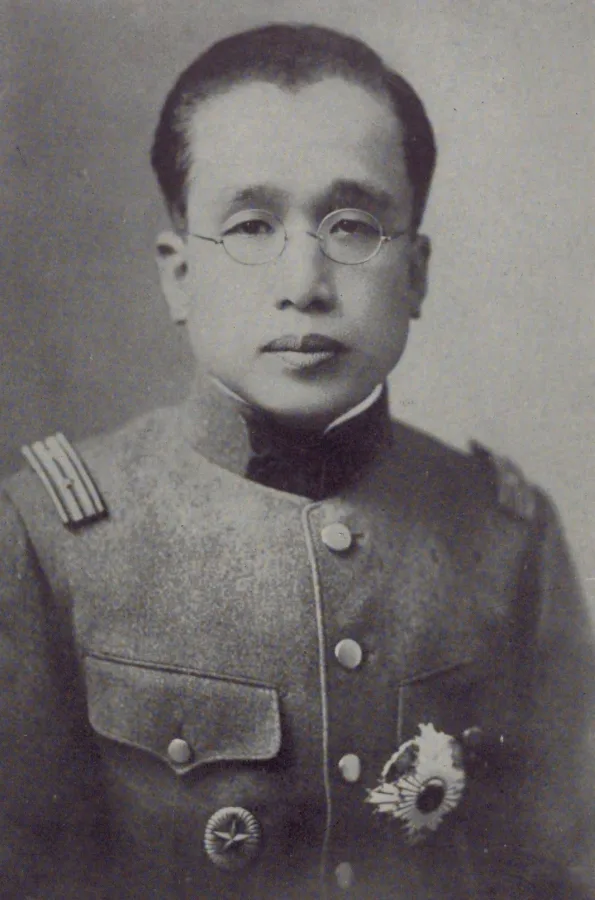 李垠