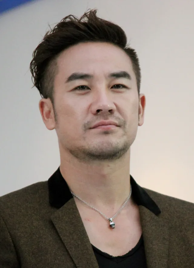 オム・テウン