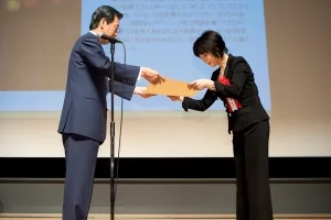 小池真理子