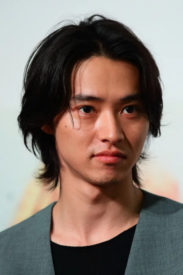 山﨑賢人