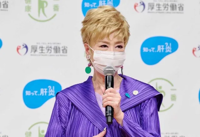 瀬川瑛子