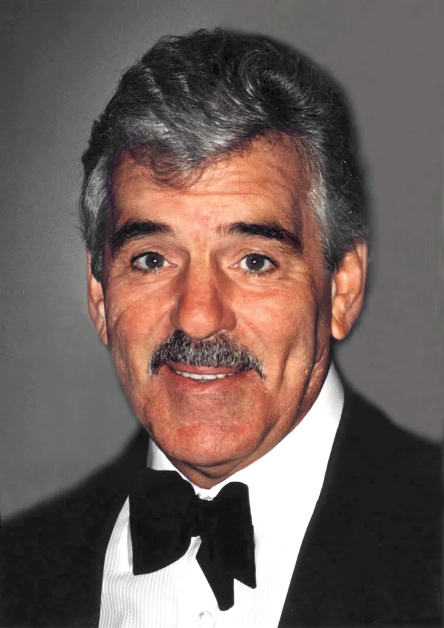 デニス・ファリーナ