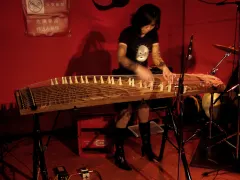 八木美知依