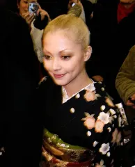 土屋アンナ
