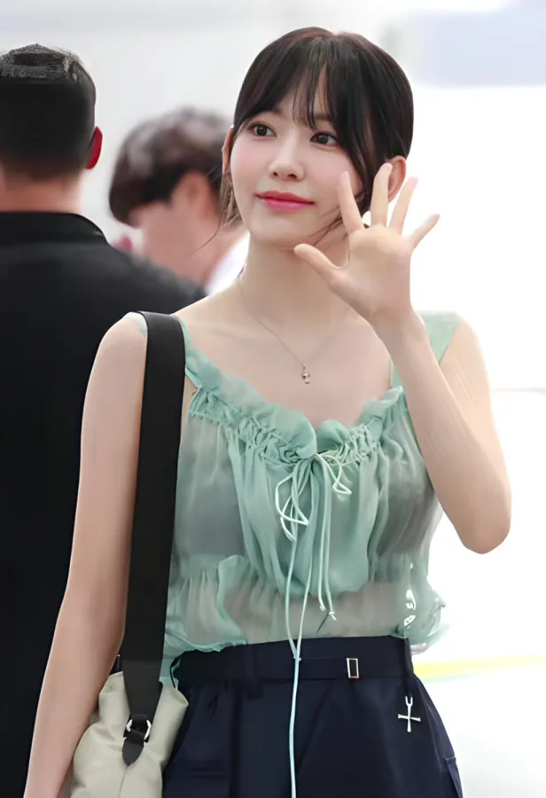 宮脇咲良