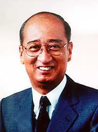 岡利定